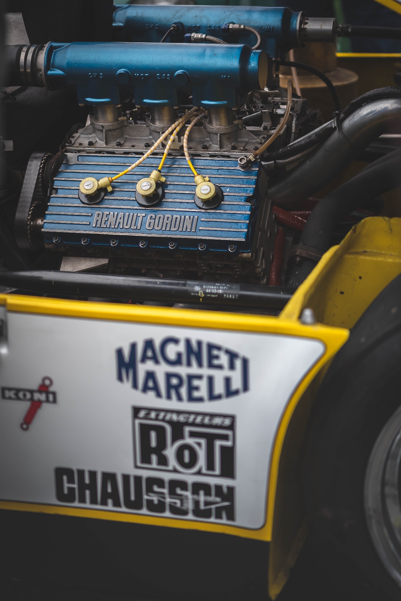 Détail moteur Gordini avec panneau Magneti Marelli