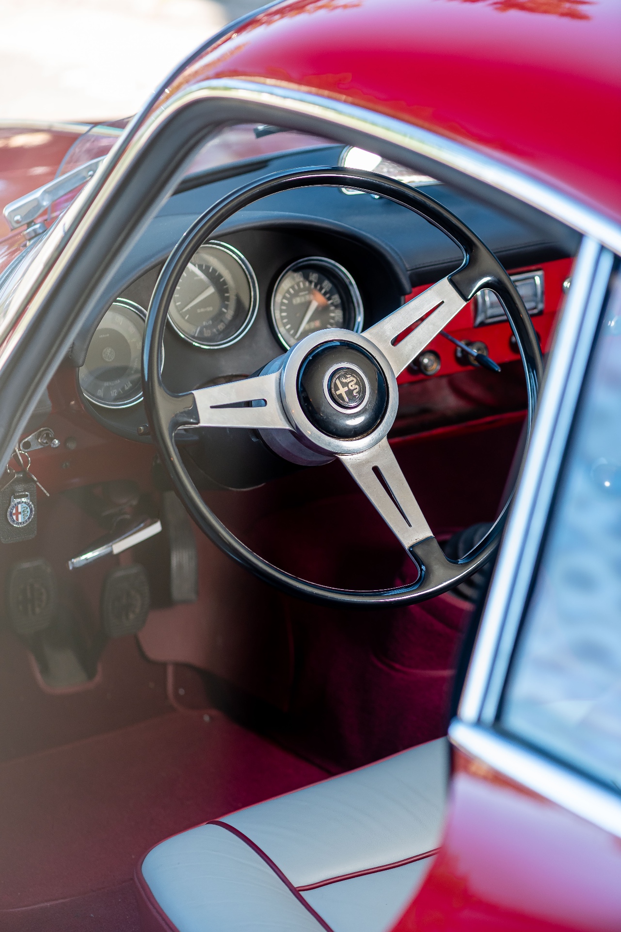 Volant trois branches et instrumentation, Alfa Romeo Sprint Speciale