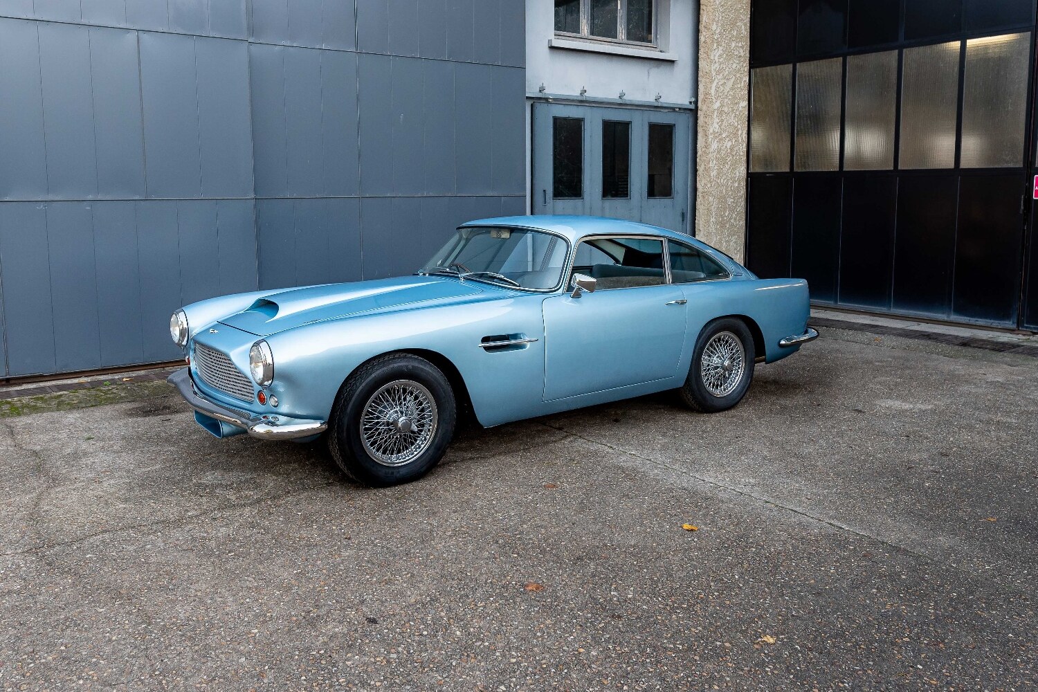 Aston Martin — intérieur cuir restauré