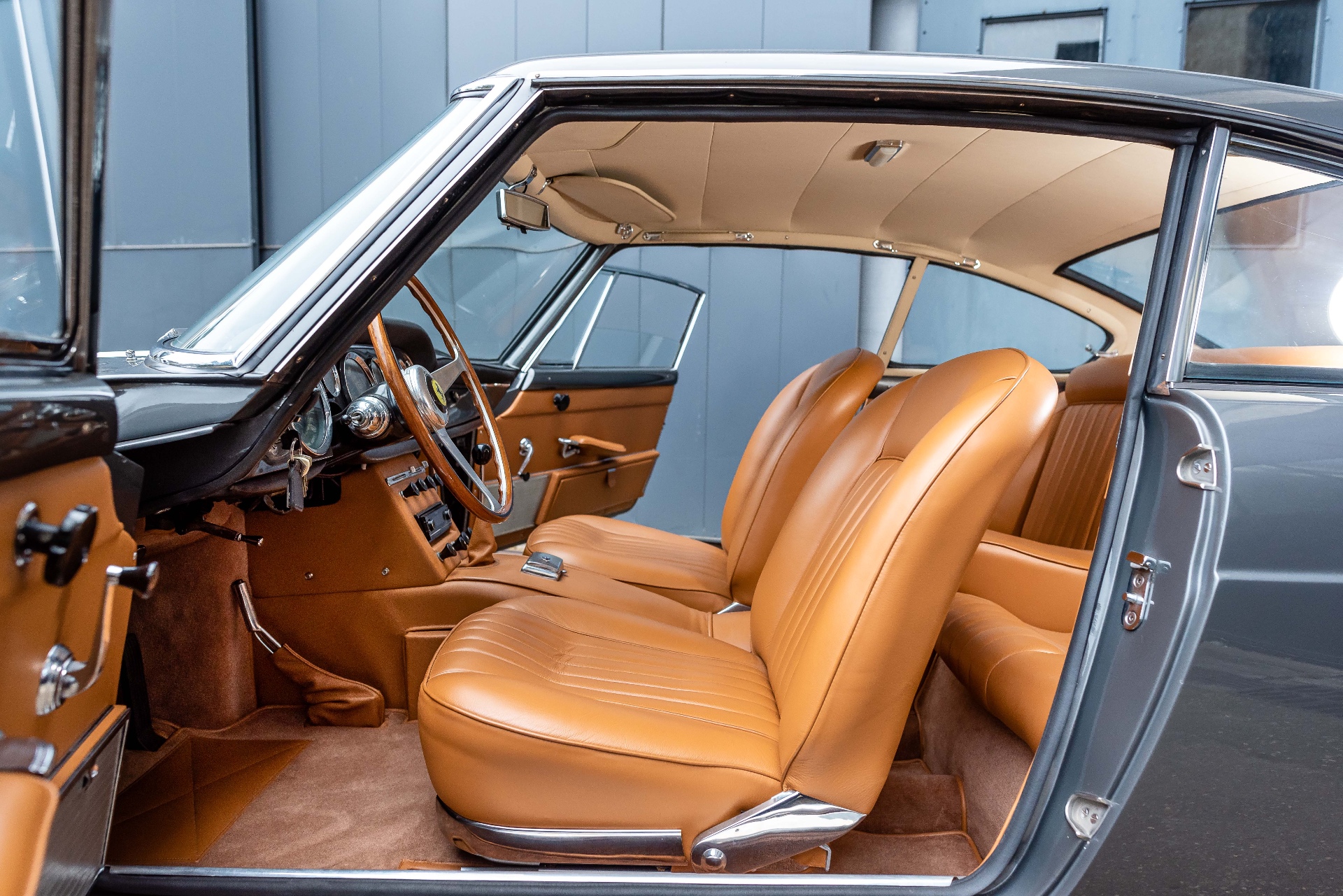 Ferrari 250 GT cabin, full width