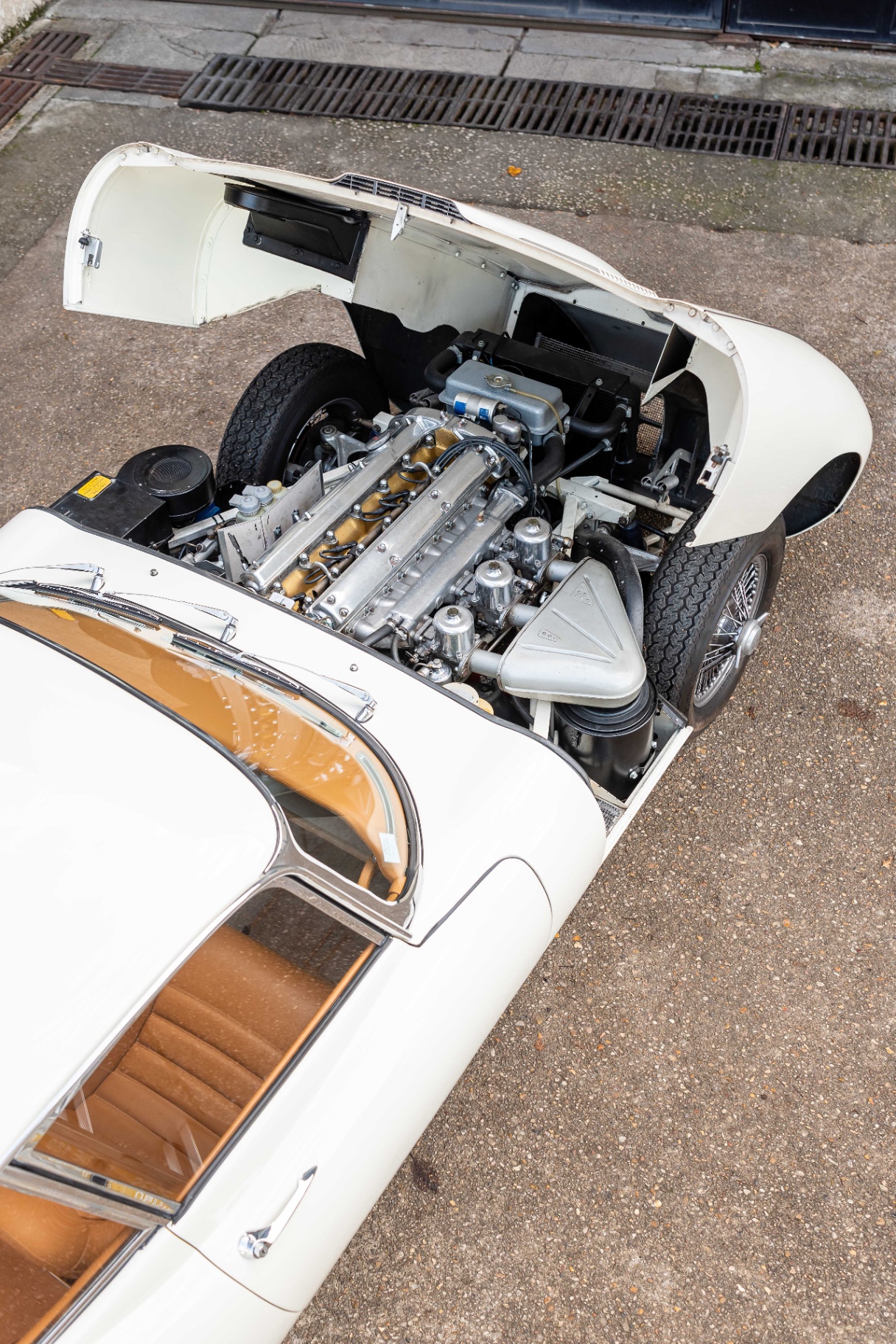 Moteur Jaguar XK, six cylindres en ligne 4.2