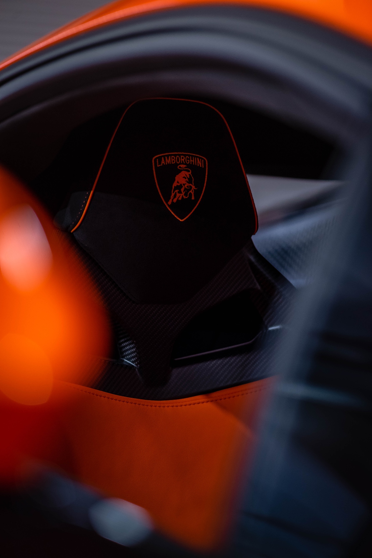 Siège baquet Lamborghini Revuelto, écusson brodé